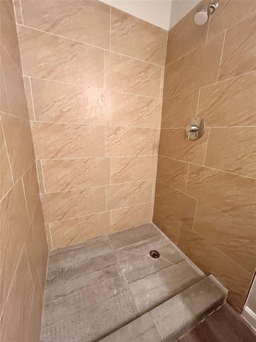 901 E 40th ST 212, Austin, TX 78751