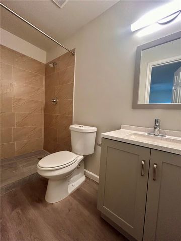 901 E 40th ST 212, Austin, TX 78751