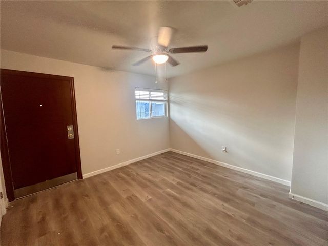 901 E 40th ST 212, Austin, TX 78751