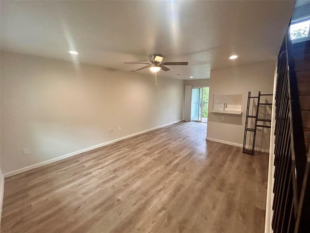 901 E 40th ST 212, Austin, TX 78751