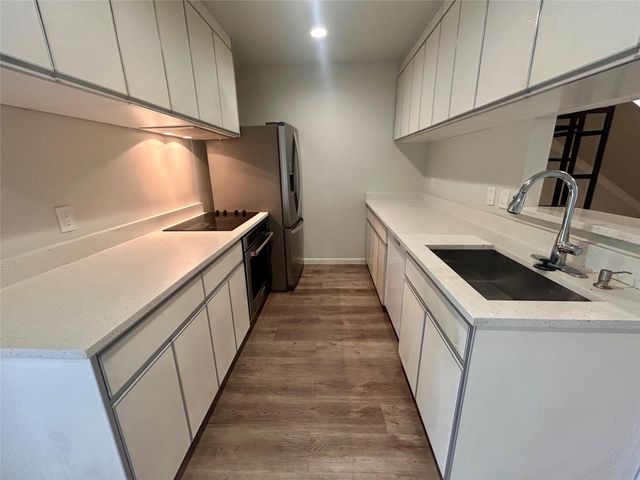 901 E 40th ST 212, Austin, TX 78751
