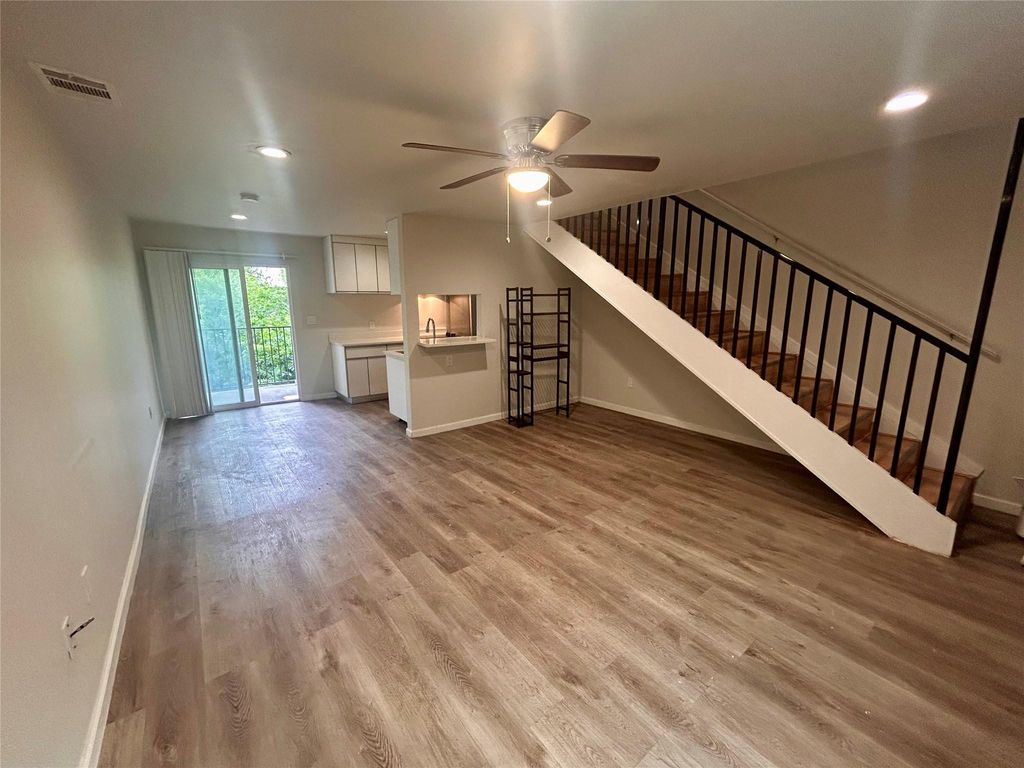 901 E 40th ST 212, Austin, TX 78751