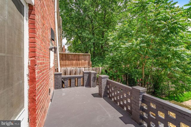 5319 AMES STREET, Washington, DC 20019