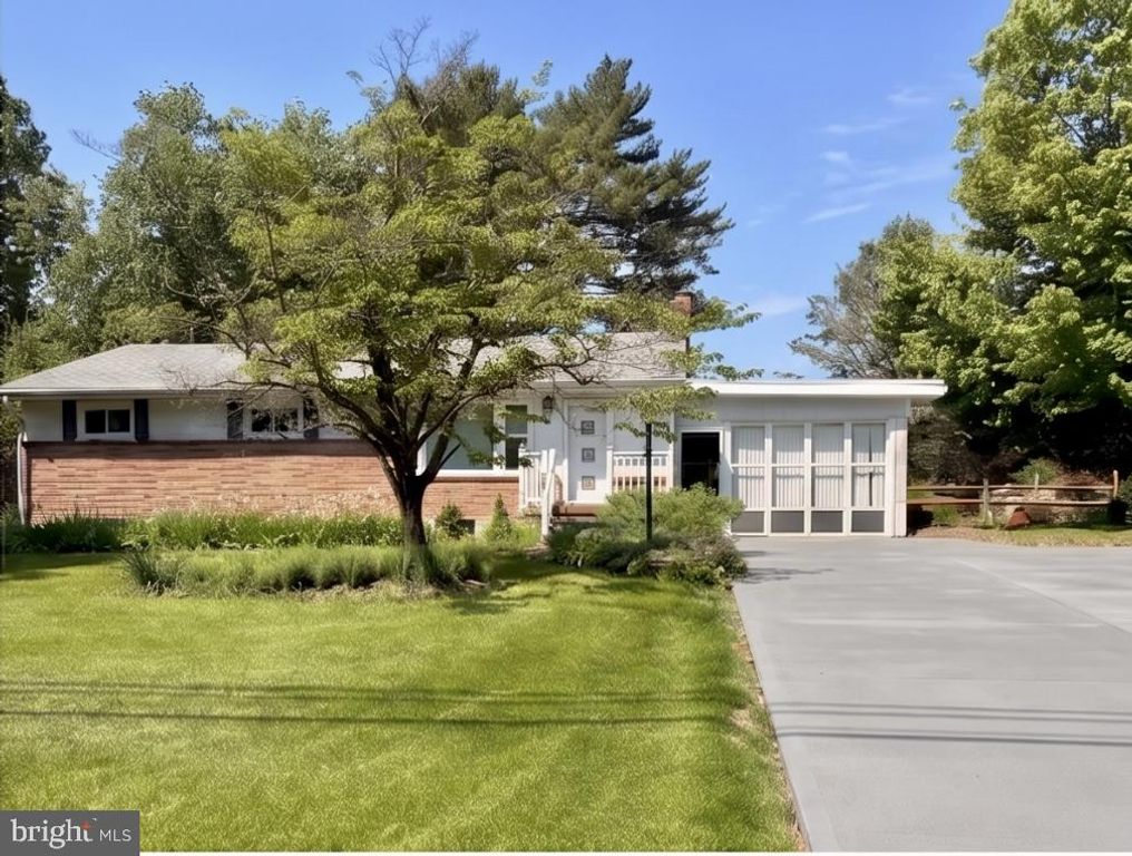 1135 LAMBS GAP RD, Mechanicsburg, PA 17050