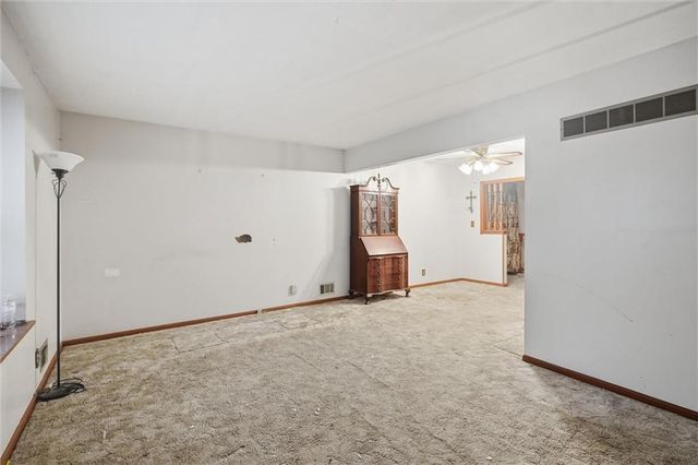 16201 E 40th Street S, Independence, MO 64055