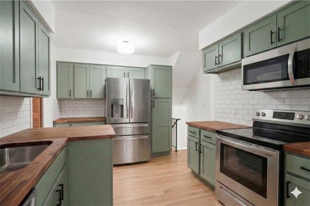 16201 E 40th Street S, Independence, MO 64055