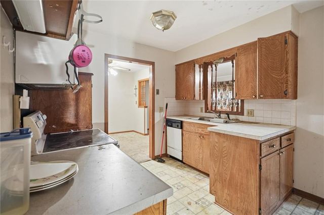 16201 E 40th Street S, Independence, MO 64055