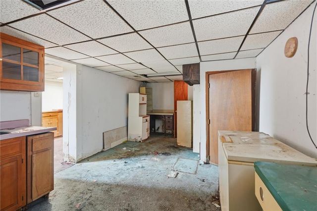 16201 E 40th Street S, Independence, MO 64055