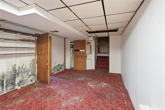 16201 E 40th Street S, Independence, MO 64055