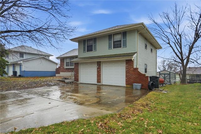 16201 E 40th Street S, Independence, MO 64055
