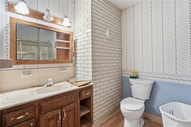 16201 E 40th Street S, Independence, MO 64055