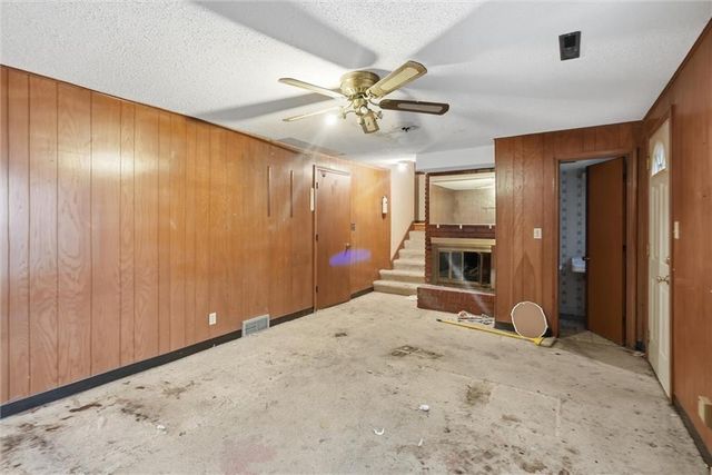 16201 E 40th Street S, Independence, MO 64055