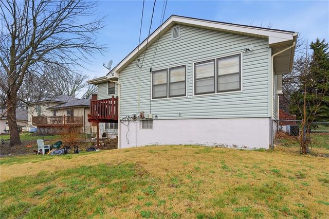 16201 E 40th Street S, Independence, MO 64055