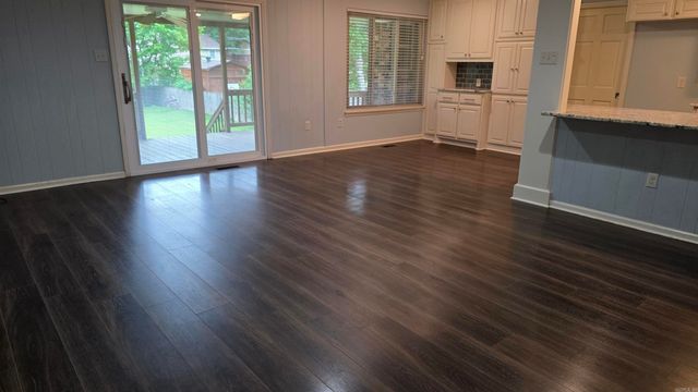 1512 War Eagle Dr, North Little Rock, AR 72116