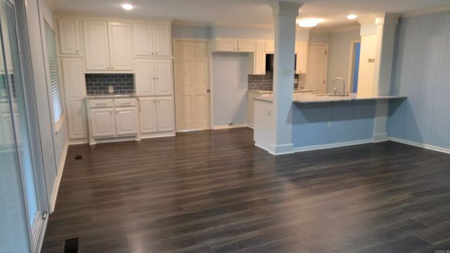 1512 War Eagle Dr, North Little Rock, AR 72116