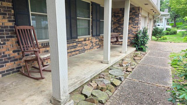 1512 War Eagle Dr, North Little Rock, AR 72116