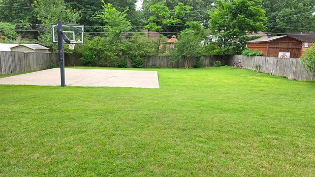1512 War Eagle Dr, North Little Rock, AR 72116
