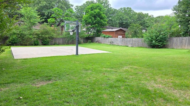 1512 War Eagle Dr, North Little Rock, AR 72116