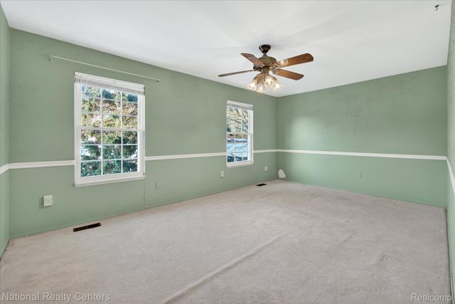 2124 Park Place Drive, Walled Lake, MI 48390