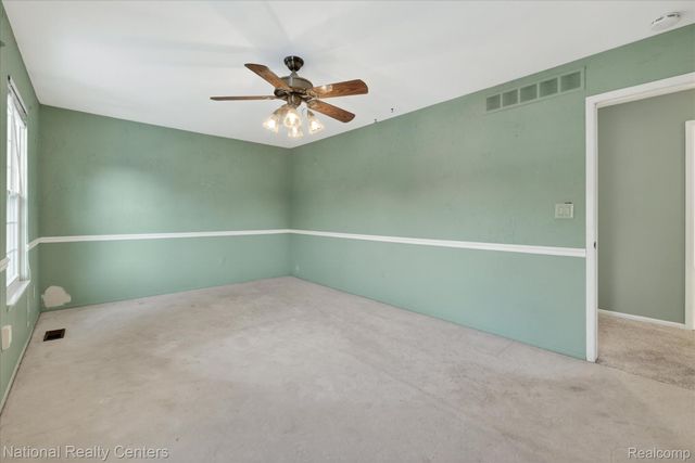 2124 Park Place Drive, Walled Lake, MI 48390