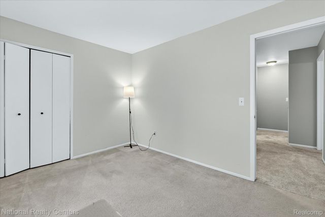 2124 Park Place Drive, Walled Lake, MI 48390