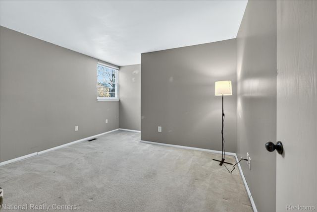 2124 Park Place Drive, Walled Lake, MI 48390