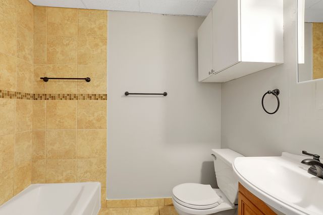 1726 N Sedgwick Street 1F, Chicago, IL 60614