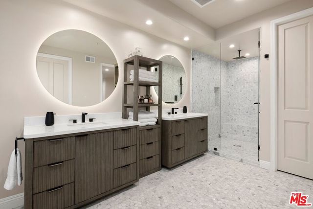 11500 San Vicente Boulevard 202, Los Angeles, CA 90049