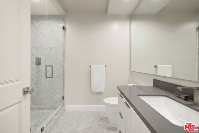 11500 San Vicente Boulevard 202, Los Angeles, CA 90049
