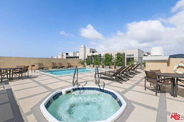11500 San Vicente Boulevard 202, Los Angeles, CA 90049