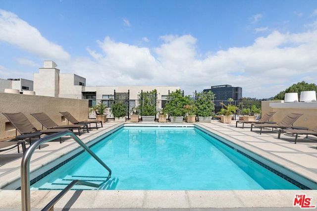 11500 San Vicente Boulevard 202, Los Angeles, CA 90049
