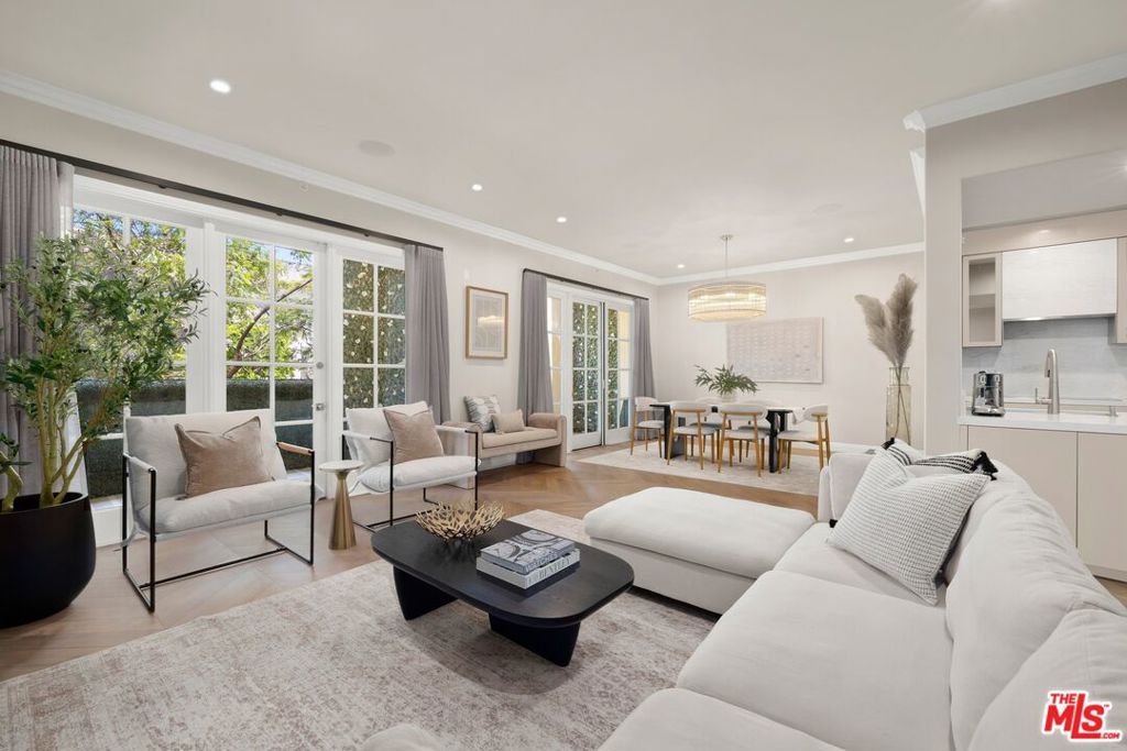 11500 San Vicente Boulevard 202, Los Angeles, CA 90049