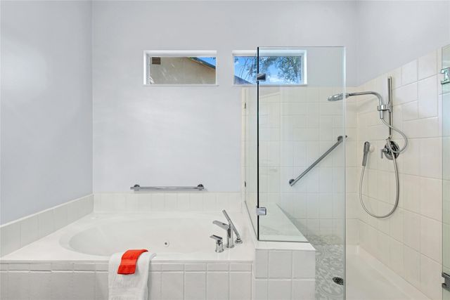 111 Yaupon LN, Georgetown, TX 78633