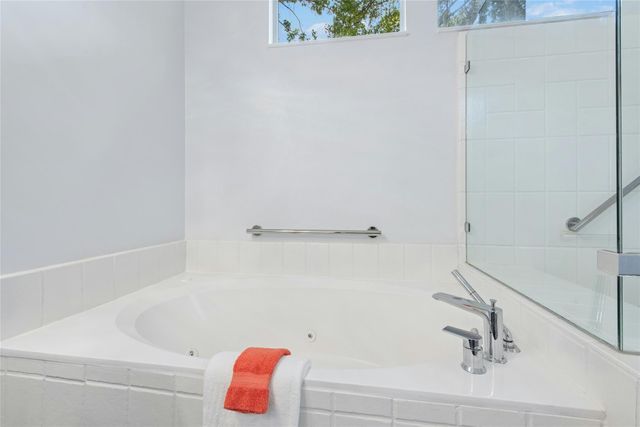 111 Yaupon LN, Georgetown, TX 78633