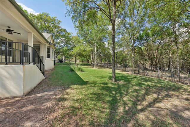 111 Yaupon LN, Georgetown, TX 78633