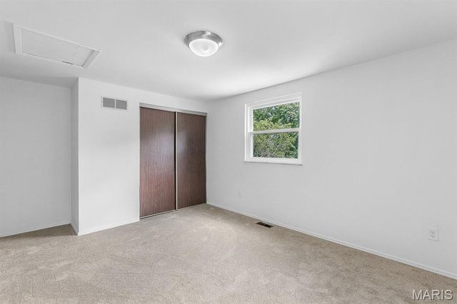 11 Victoria Square, St Peters, MO 63376