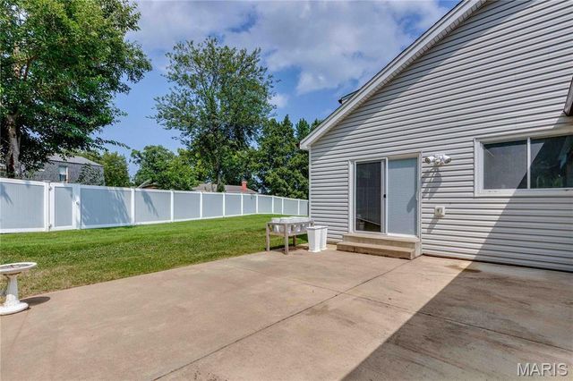 11 Victoria Square, St Peters, MO 63376