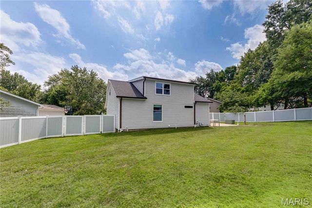 11 Victoria Square, St Peters, MO 63376