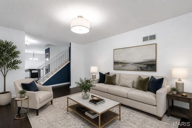 11 Victoria Square, St Peters, MO 63376