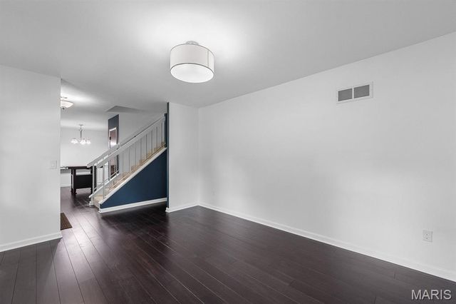 11 Victoria Square, St Peters, MO 63376