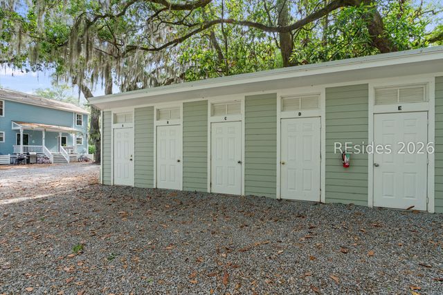 1105 13th St Apt C, Port Royal, SC 29935