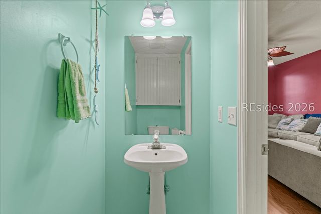 1105 13th St Apt C, Port Royal, SC 29935