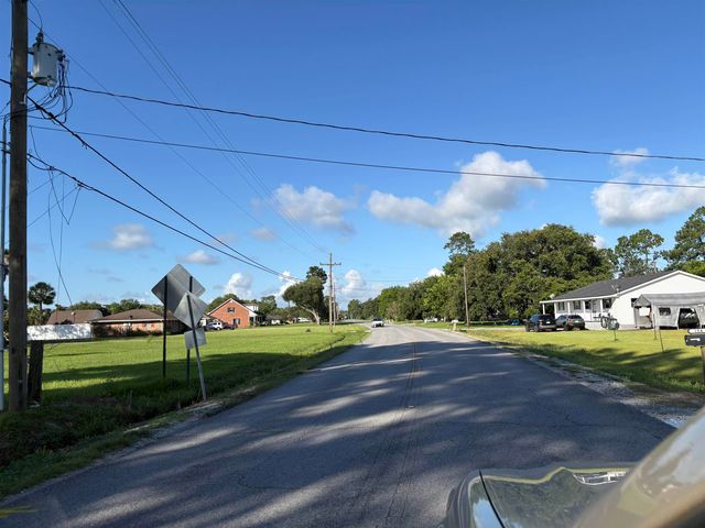 106 Country Estates Drive, Houma, LA 70364