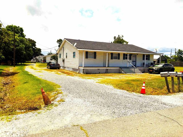106 Country Estates Drive, Houma, LA 70364