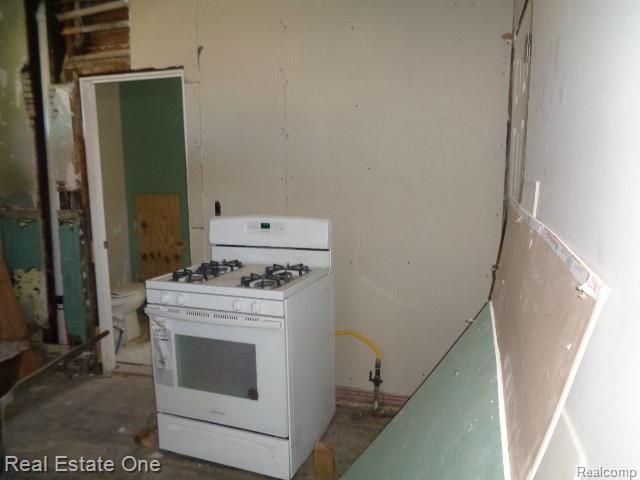 5468 Holcomb Street, Detroit, MI 48213