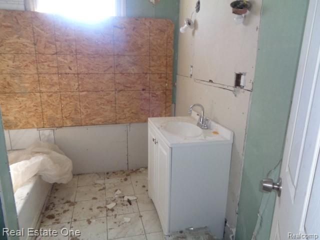 5468 Holcomb Street, Detroit, MI 48213