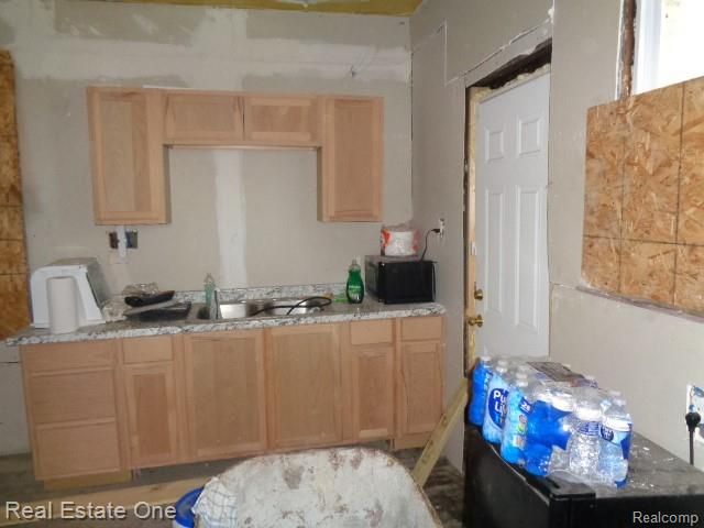 5468 Holcomb Street, Detroit, MI 48213