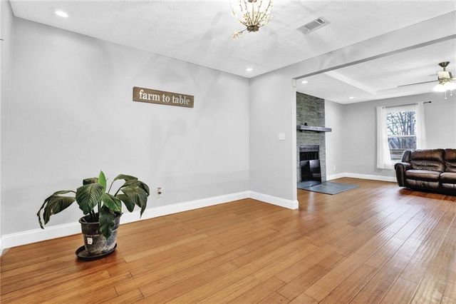 700 Pepperwood Trl, Stone Mountain, GA 30087