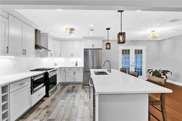 700 Pepperwood Trl, Stone Mountain, GA 30087