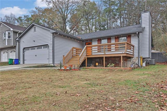 700 Pepperwood Trl, Stone Mountain, GA 30087